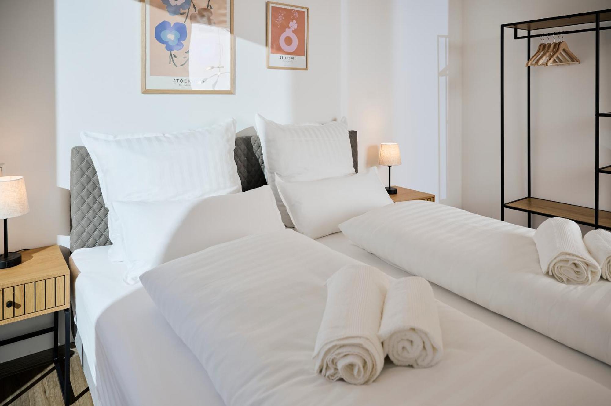 Moderne Apartments Mit Highspeed-Wlan Und Gratis-Tiefgarage Ihr Perfekter Rueckzugsort Nahe Dem Zentrum Und Der Therme I Barrierearm บาดคิสซินเงิน ภายนอก รูปภาพ