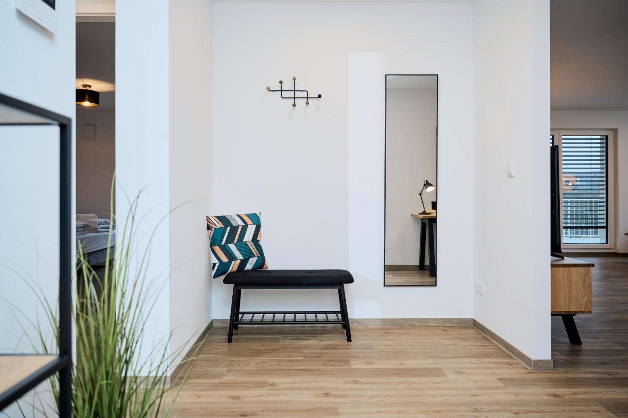 Moderne Apartments Mit Highspeed-Wlan Und Gratis-Tiefgarage Ihr Perfekter Rueckzugsort Nahe Dem Zentrum Und Der Therme I Barrierearm บาดคิสซินเงิน ภายนอก รูปภาพ