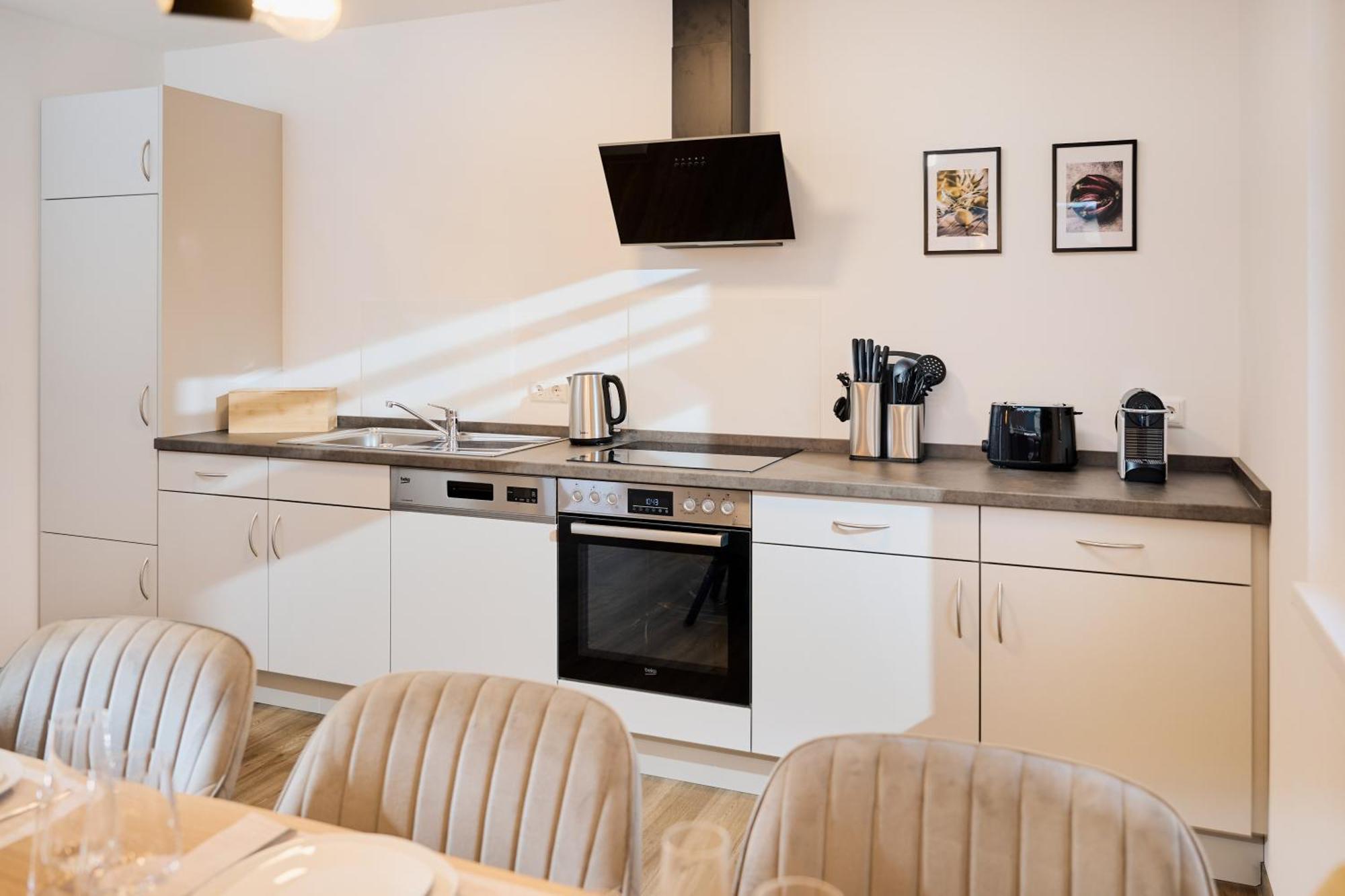 Moderne Apartments Mit Highspeed-Wlan Und Gratis-Tiefgarage Ihr Perfekter Rueckzugsort Nahe Dem Zentrum Und Der Therme I Barrierearm บาดคิสซินเงิน ภายนอก รูปภาพ