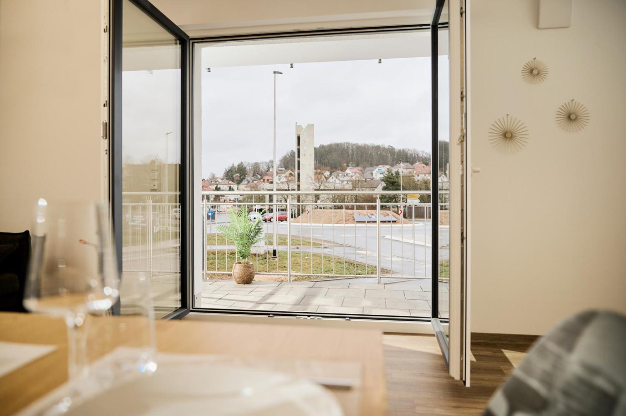 Moderne Apartments Mit Highspeed-Wlan Und Gratis-Tiefgarage Ihr Perfekter Rueckzugsort Nahe Dem Zentrum Und Der Therme I Barrierearm บาดคิสซินเงิน ภายนอก รูปภาพ