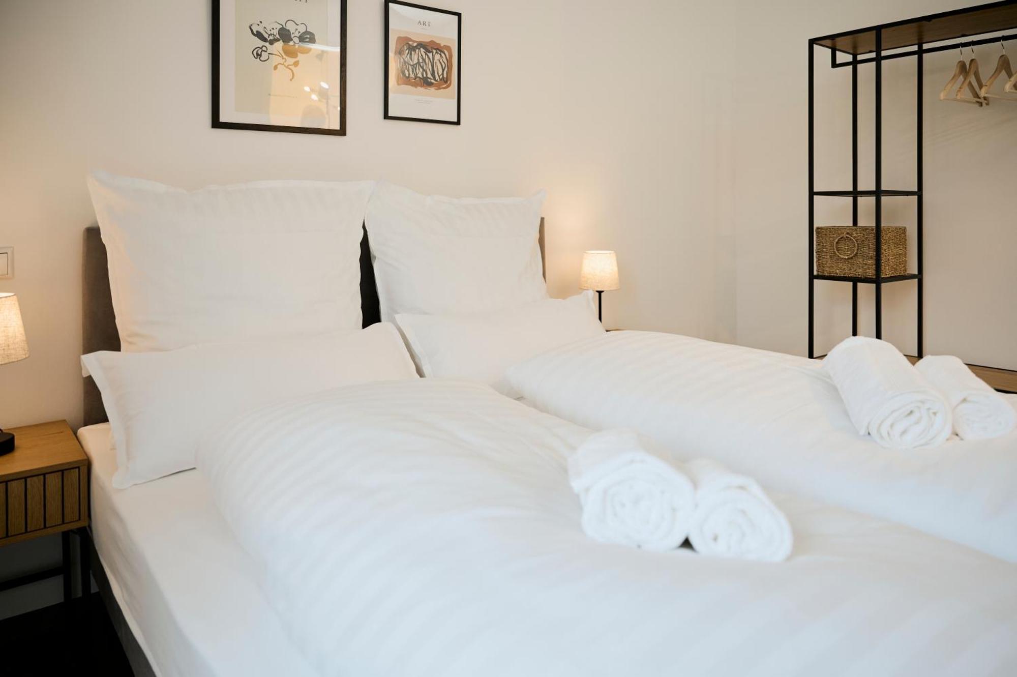 Moderne Apartments Mit Highspeed-Wlan Und Gratis-Tiefgarage Ihr Perfekter Rueckzugsort Nahe Dem Zentrum Und Der Therme I Barrierearm บาดคิสซินเงิน ภายนอก รูปภาพ